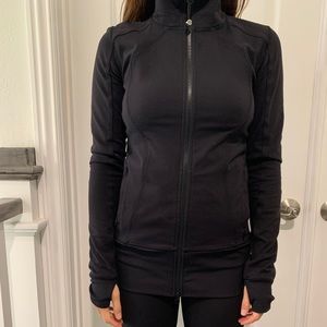 Lululemon size 6 black zip jacket with 2 pockets